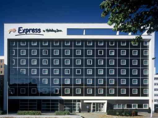 HOLIDAY INN EXPRESS ANTWERPEN STAD-NOORD<br><span style='color:#31495a;font-size:12px;'>Nieuwbouw Hotel, interieur</span>